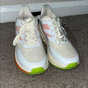 Avia sneakers with Neon Accents